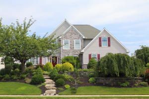 545 E CONESTOGA STREET, New Holland, PA 17557