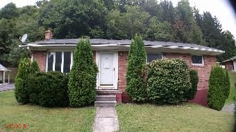 20621 Bethel Dr, Lonaconing, MD 21539