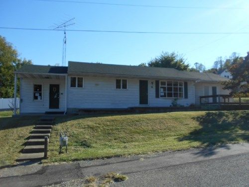 620 W 4th St, Wellston, OH 45692