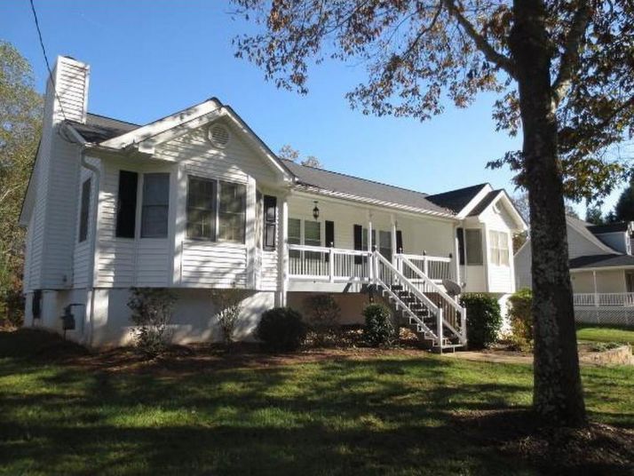 594 Maplelake Drive, Acworth, GA 30101