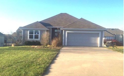 1304 NW Honeylocust Court, Grain Valley, MO 64029