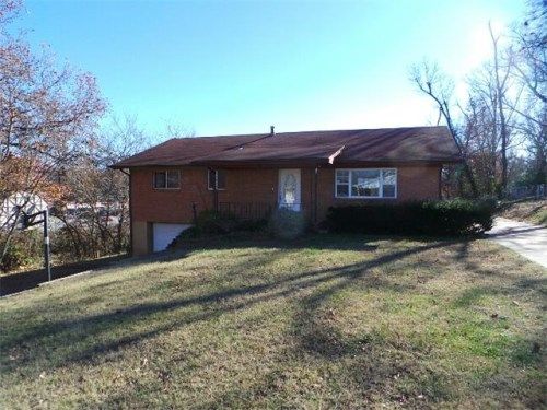 1011 Bond St, Neosho, MO 64850