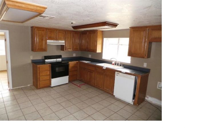 8381 Jute Rd, Neosho, MO 64850