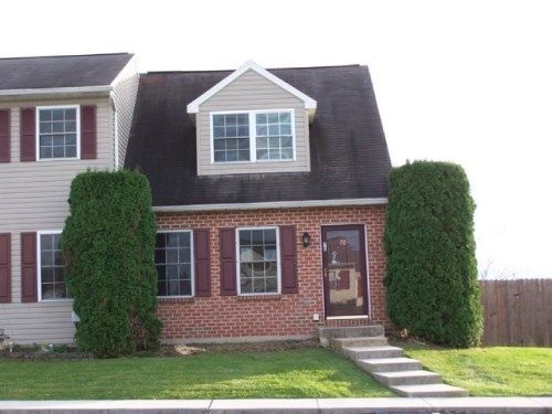 70 Fiddler Dr Unit 24, New Oxford, PA 17350