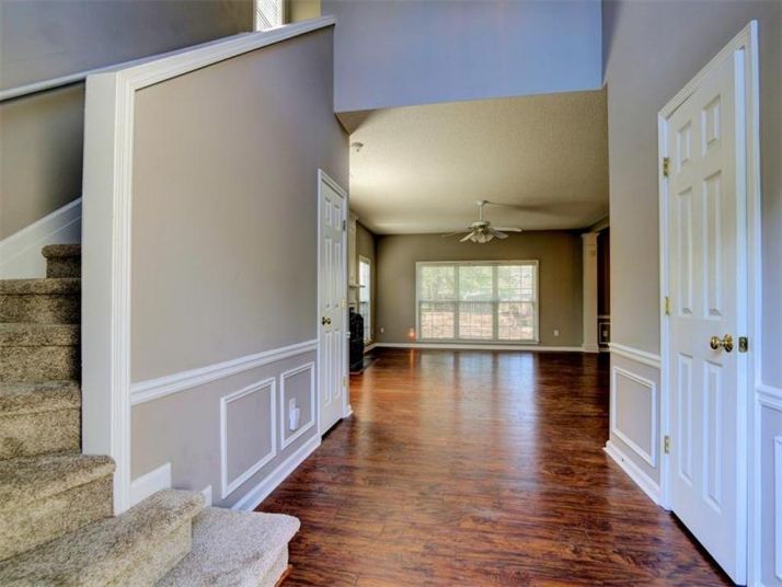 121 Wallnut Hall Circle, Woodstock, GA 30189