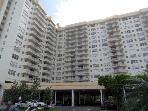 137 GOLDEN ISLES DR # 809, Hallandale, FL 33009