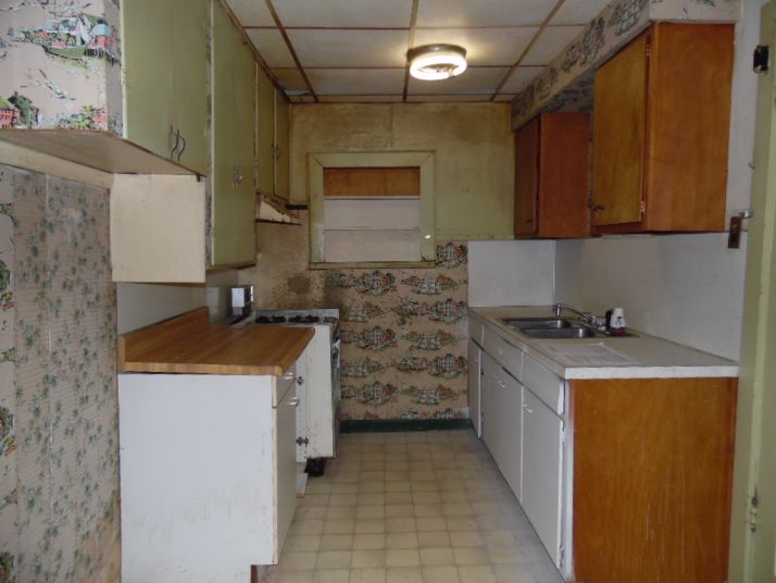 7252 Douglas Rd, Lambertville, MI 48144