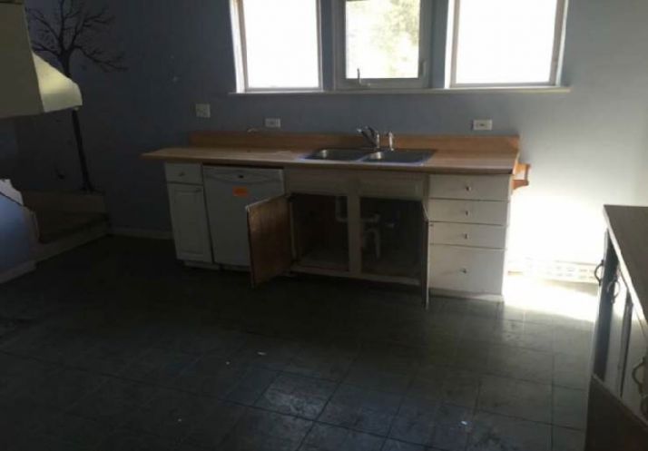 11075 Hill Rd, Swartz Creek, MI 48473