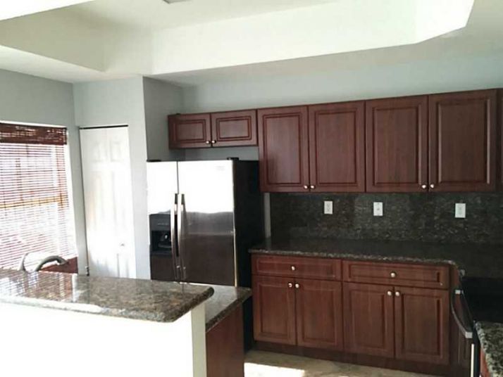 908 SW 143 TE # 908, Hollywood, FL 33027