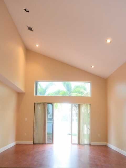 1946 SW 163RD AV, Hollywood, FL 33027