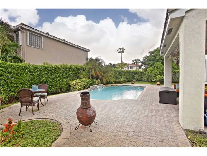 2137 SW 176 TE, Hollywood, FL 33029