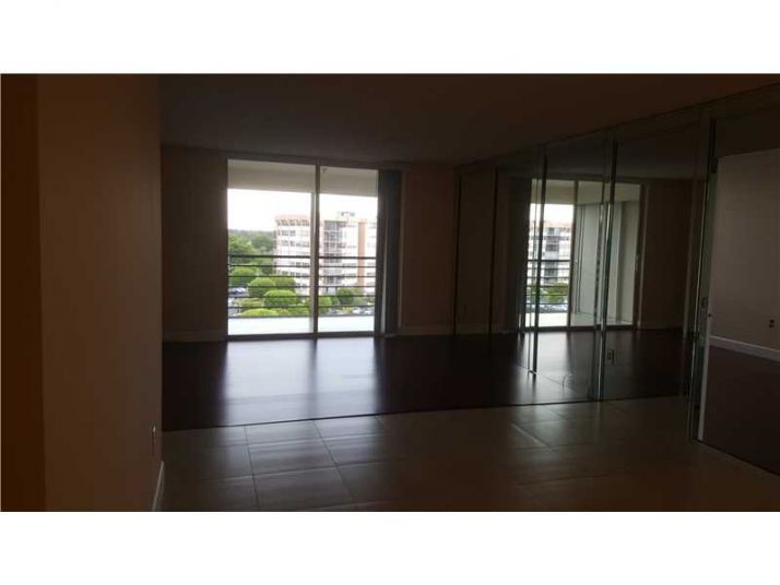 1200 SAINT CHARLES PL # 714, Hollywood, FL 33026