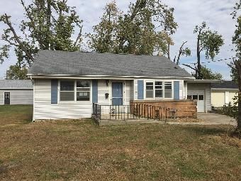 180 W Elm St, Coal City, IL 60416