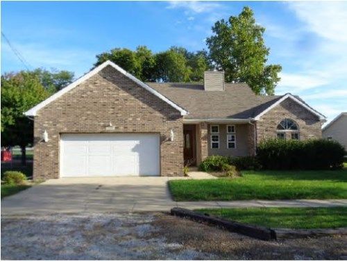 109 W North St, Ogden, IL 61859