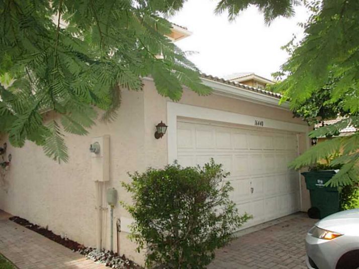 16440 SW 28 CT, Hollywood, FL 33027