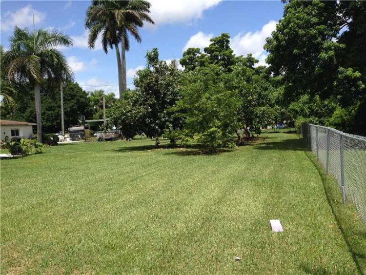 249 NW 12 ST, Homestead, FL 33030