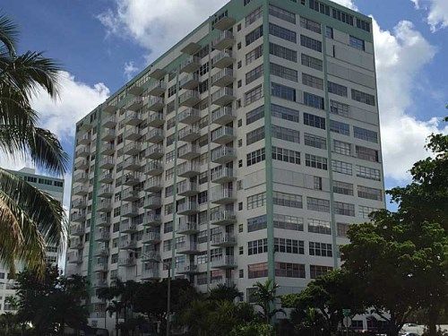 2100 SANS SOUCI BL # B1211, Miami, FL 33181