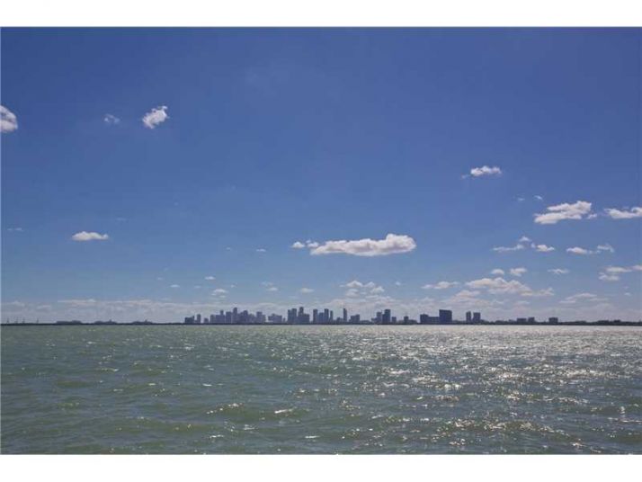 1560 S TREASURE DR, Miami Beach, FL 33141