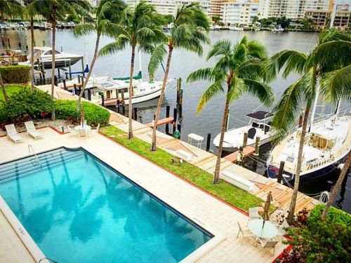 2300 DIANA DR # 302, Hallandale, FL 33009