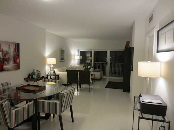 1985 OCEAN DR(SEASONAL) # 17K, Hallandale, FL 33009