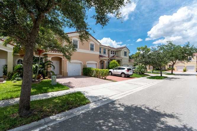 3816 SW 171 AV # 3816, Hollywood, FL 33027