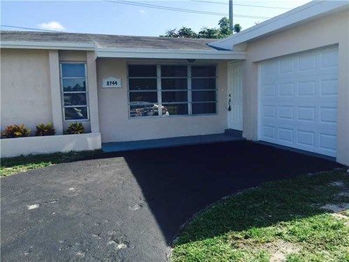 8744 SOUTHAMPTON DR, Hollywood, FL 33025