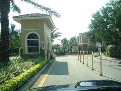 4072 SW 158 AV # 64, Hollywood, FL 33027