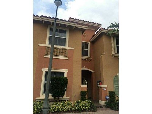 917 SW 143 AV # 917, Hollywood, FL 33027