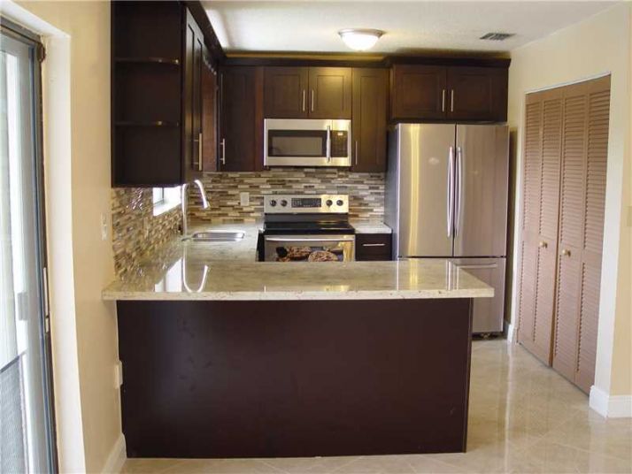 713 SW 89TH AV, Fort Lauderdale, FL 33324