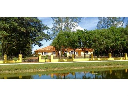 3451 SW 126 AV, Hollywood, FL 33027