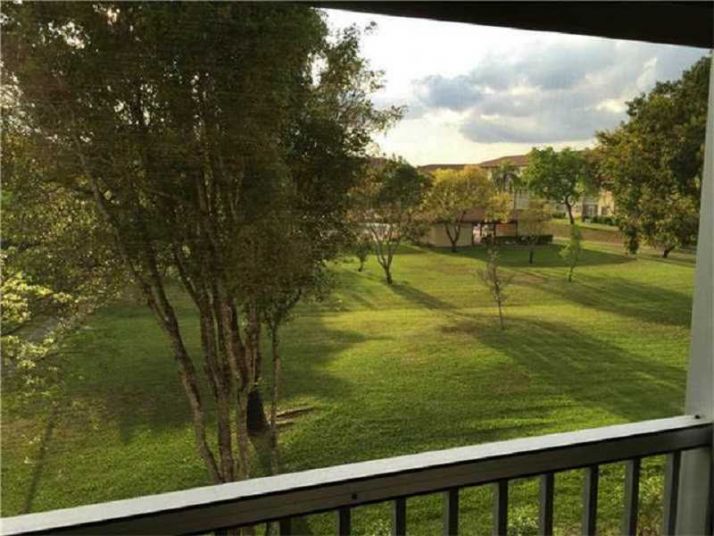 800 SW 131 # 302 F, Hollywood, FL 33027