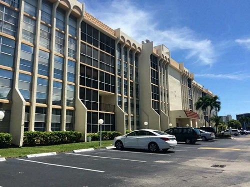 501 THREE ISLANDS BL # 312, Hallandale, FL 33009