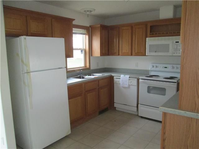 1212 18 1/2 St N, Moorhead, MN 56560