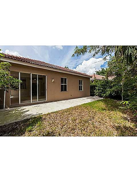 942 BLUEWOOD TE, Fort Lauderdale, FL 33327