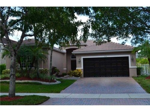 1059 NANDINA DR, Fort Lauderdale, FL 33327