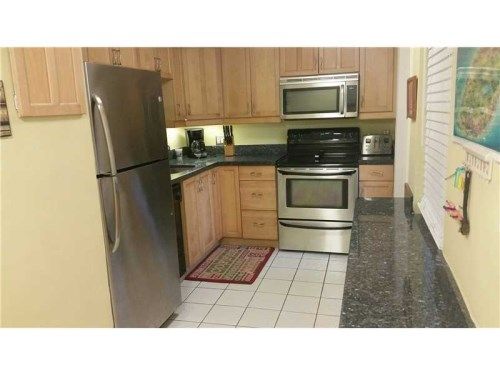 2651 S COURSE DR # 203, Pompano Beach, FL 33069