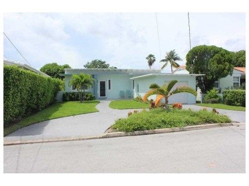 9032 DICKENS AV, Miami Beach, FL 33154