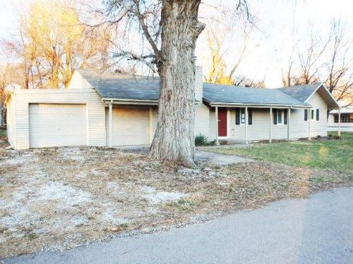 500 S 5th St, Louisburg, KS 66053