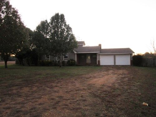 4635 Wolfe Rd, Columbus, MS 39705