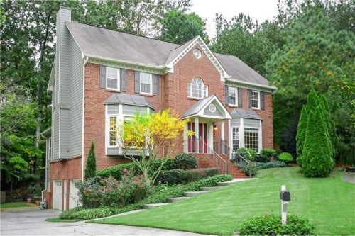 8985 Stonelake Court, Roswell, GA 30075