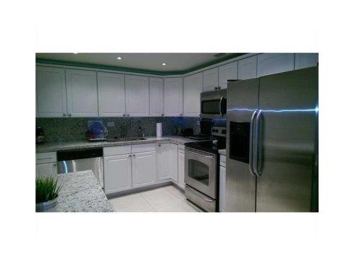 5555 Collins Ave # 7Y, Miami Beach, FL 33140