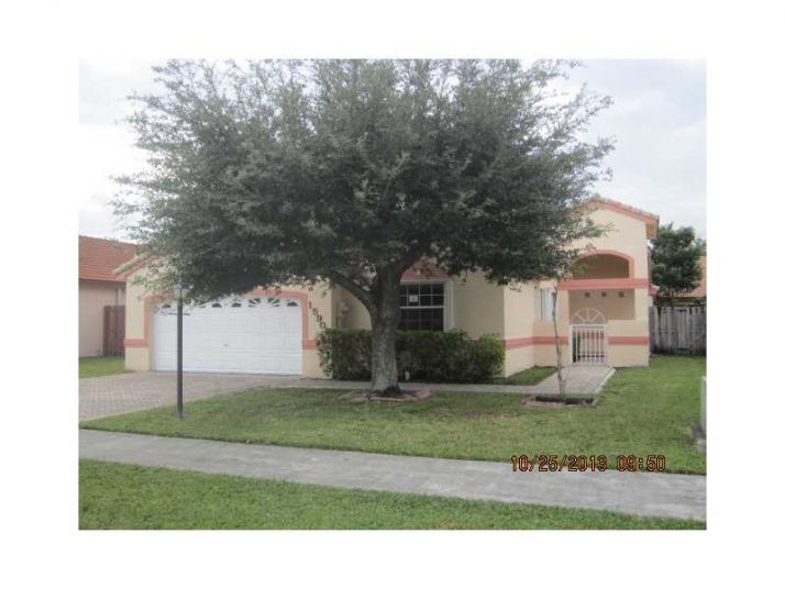 15908 SW 73 ST, Miami, FL 33193