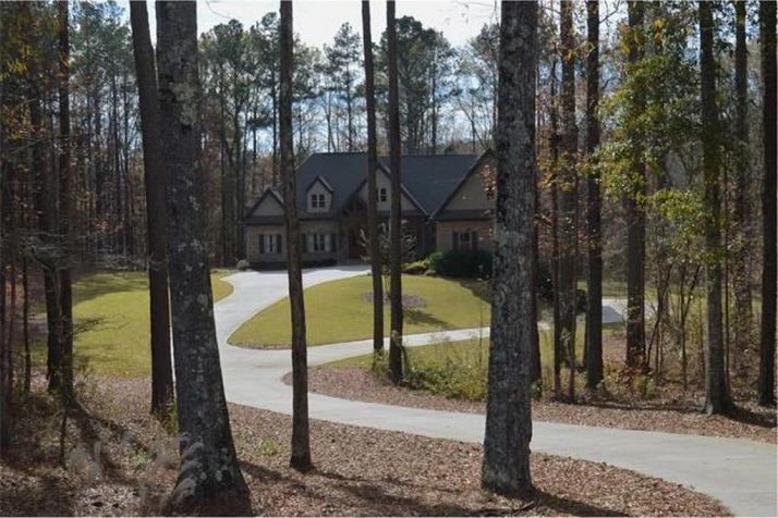 200 Woodbridge Place, Brooks, GA 30205