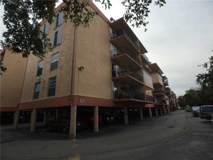1990 W 56th St # 1219, Hialeah, FL 33012