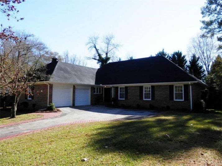 214 Larcom Lane, Griffin, GA 30224