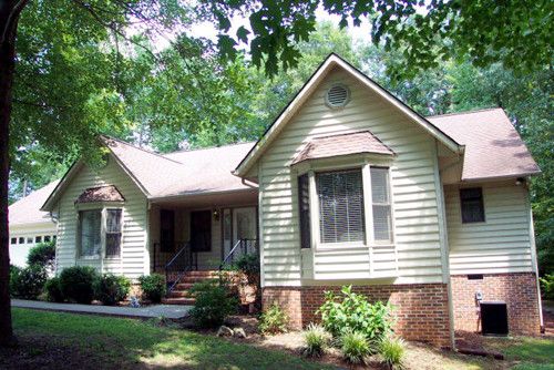 244 Griffin Dr, Buffalo Junction, VA 24529