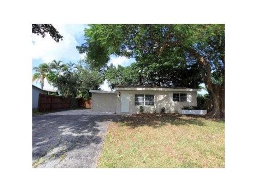 6108 NW 8 ST, Pompano Beach, FL 33063