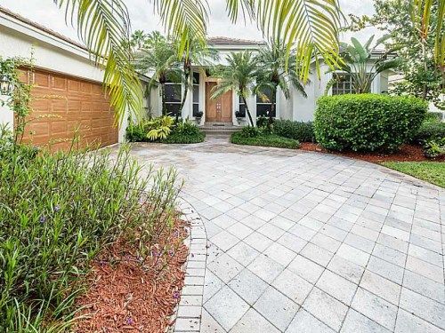 2667 EDGEWATER DR, Fort Lauderdale, FL 33332