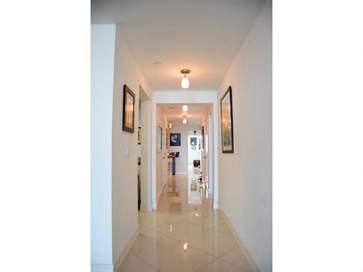 3330 NE 190 ST # 1710, Miami, FL 33180