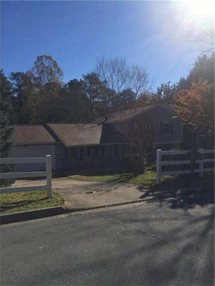 235 Moonshadow Court, Roswell, GA 30075